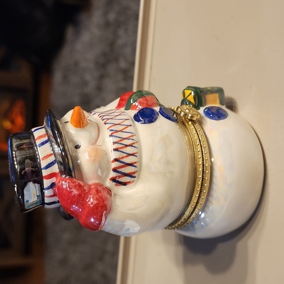 SALE⚡️PORCELAIN SNOWMAN HIDDEN MUSIC BOX ORNAMENT about 4.5" Tall - Picture 3 of 14